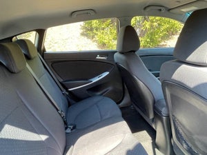 2013 Hyundai Accent 5-Door SE