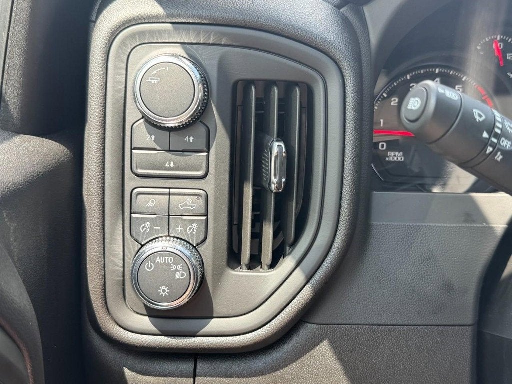 2025 GMC Sierra 3500 HD Pro