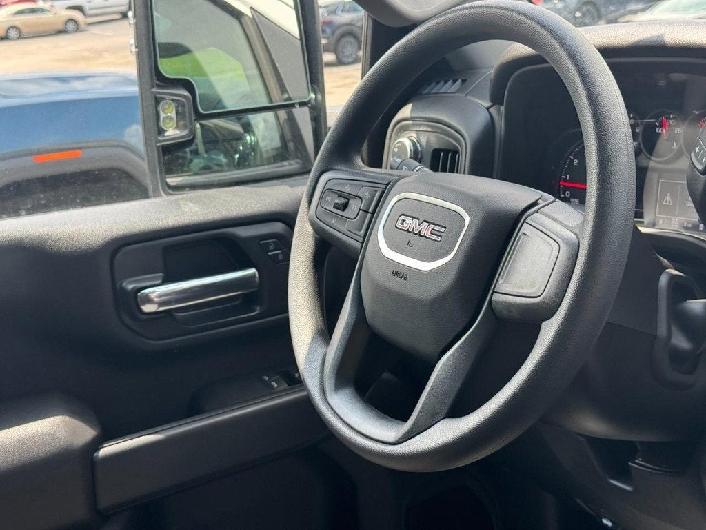 2025 GMC Sierra 3500 HD Pro