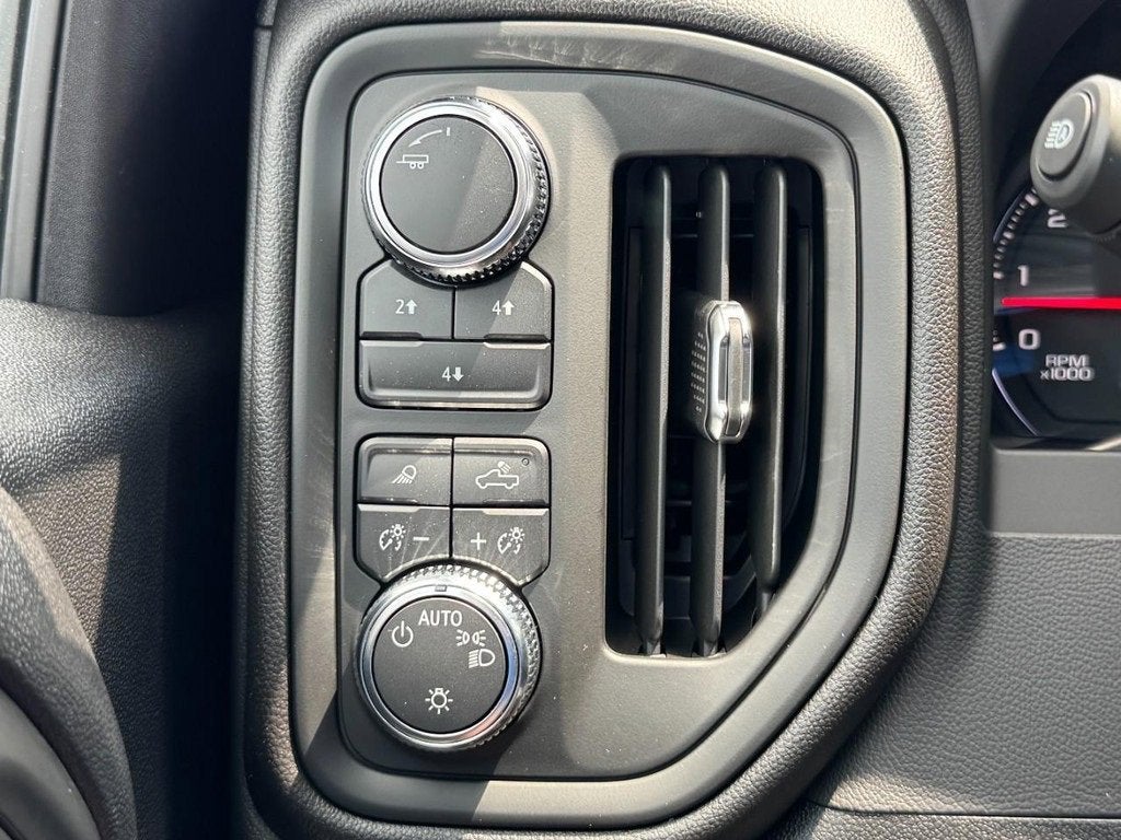 2025 GMC Sierra 3500 HD Pro