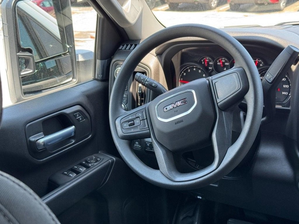 2025 GMC Sierra 3500 HD Pro