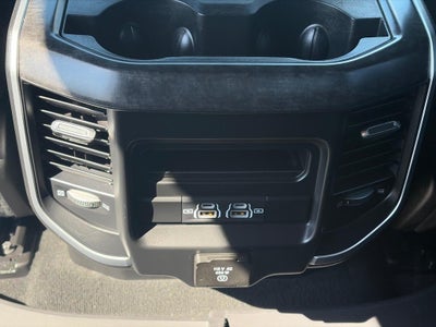 2022 RAM 1500 Big Horn 4x4 Crew Cab 5'7" Box