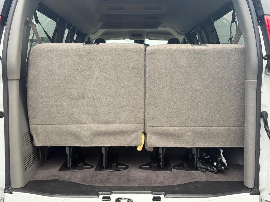2024 Chevrolet Express 3500 LT Passenger