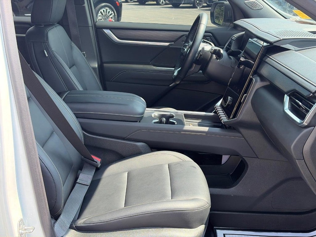 2024 GMC Acadia FWD 4dr Elevation