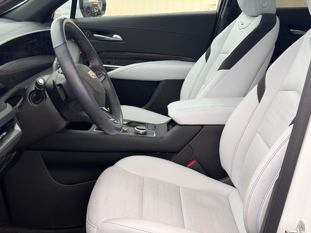 2025 Cadillac XT4 AWD 4dr Sport