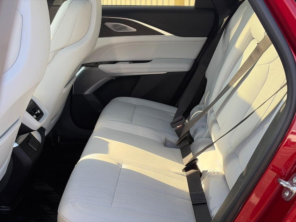 2024 Cadillac LYRIQ 4dr Luxury w/1SE