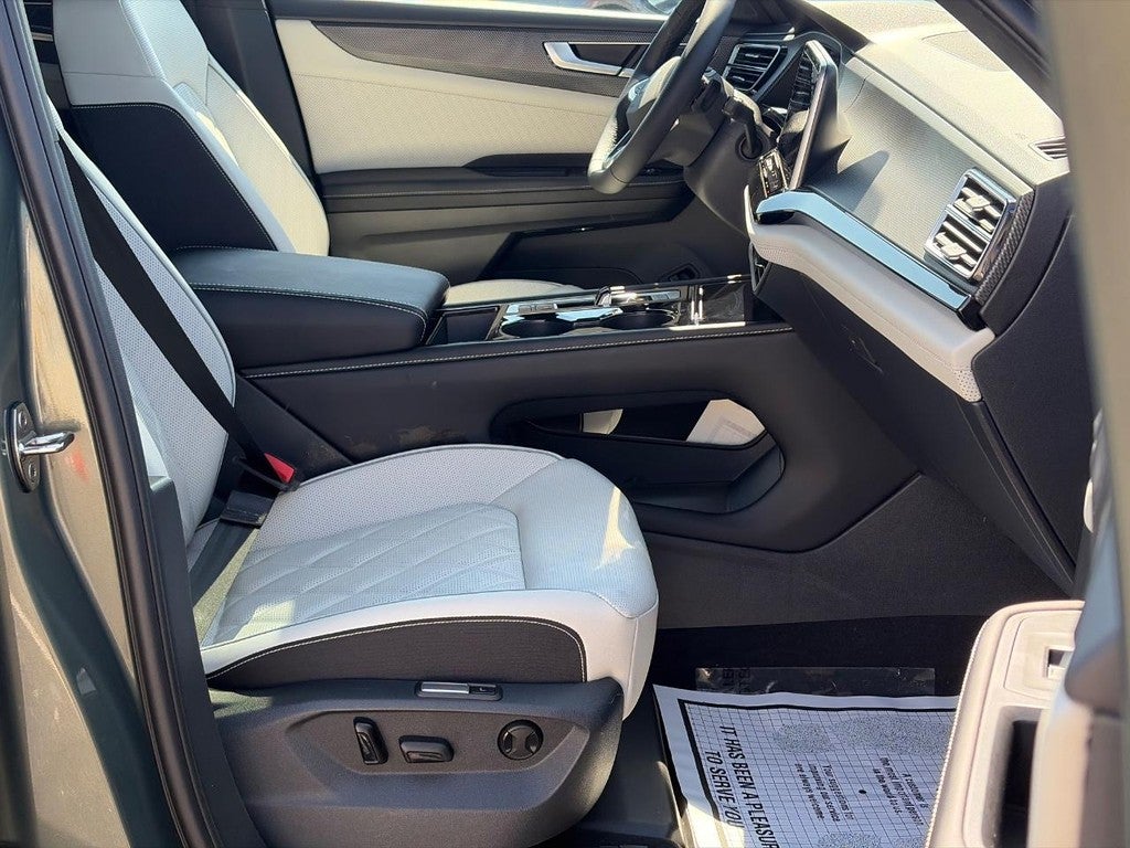 2026 Volkswagen Atlas Cross Sport 2.0T SEL Premium R-Line 4MOTION