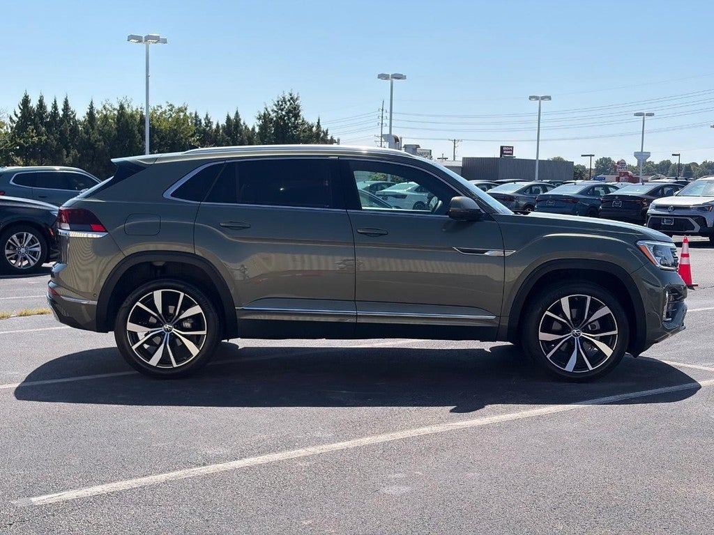 2026 Volkswagen Atlas Cross Sport 2.0T SEL Premium R-Line 4MOTION