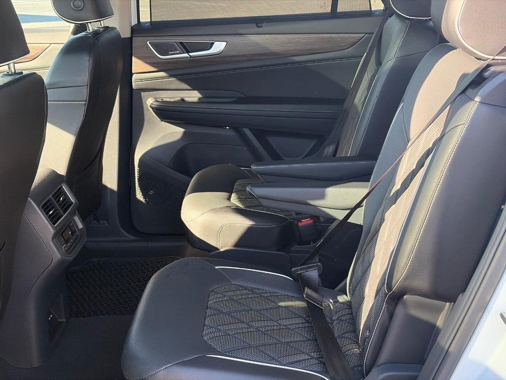2024 Volkswagen Atlas 2.0T SEL Premium R-Line 4MOTION