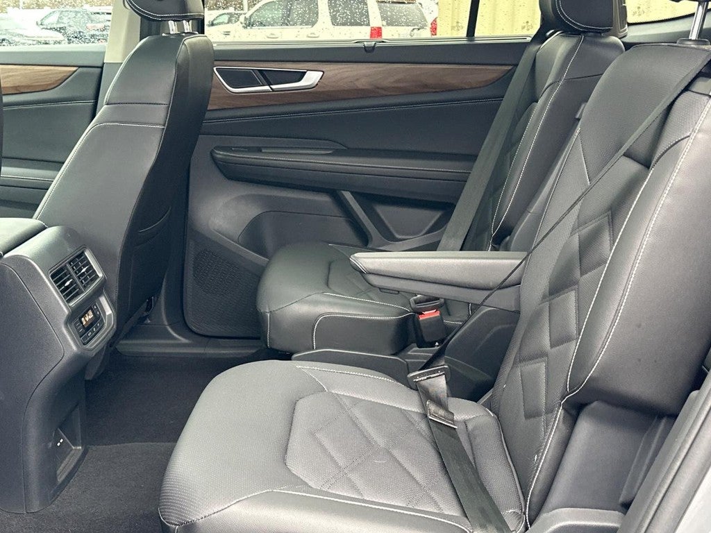 2024 Volkswagen Atlas 2.0T SE w/Technology 4MOTION