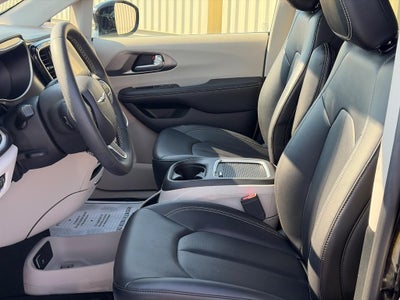 2024 Chrysler Pacifica Touring L FWD