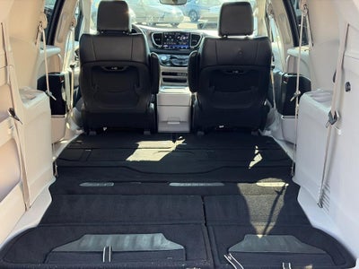 2024 Chrysler Pacifica Touring L FWD
