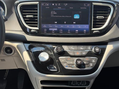 2024 Chrysler Pacifica Touring L FWD