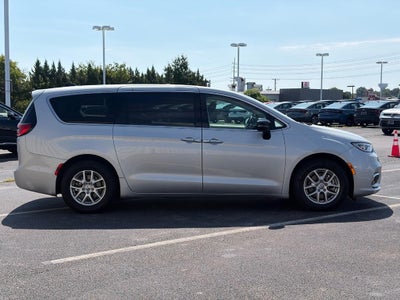 2024 Chrysler Pacifica Touring L FWD