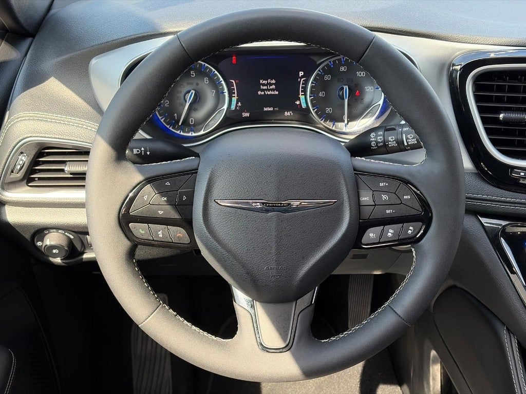 2025 Chrysler Pacifica Limited FWD