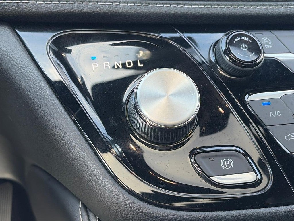 2025 Chrysler Pacifica Limited FWD