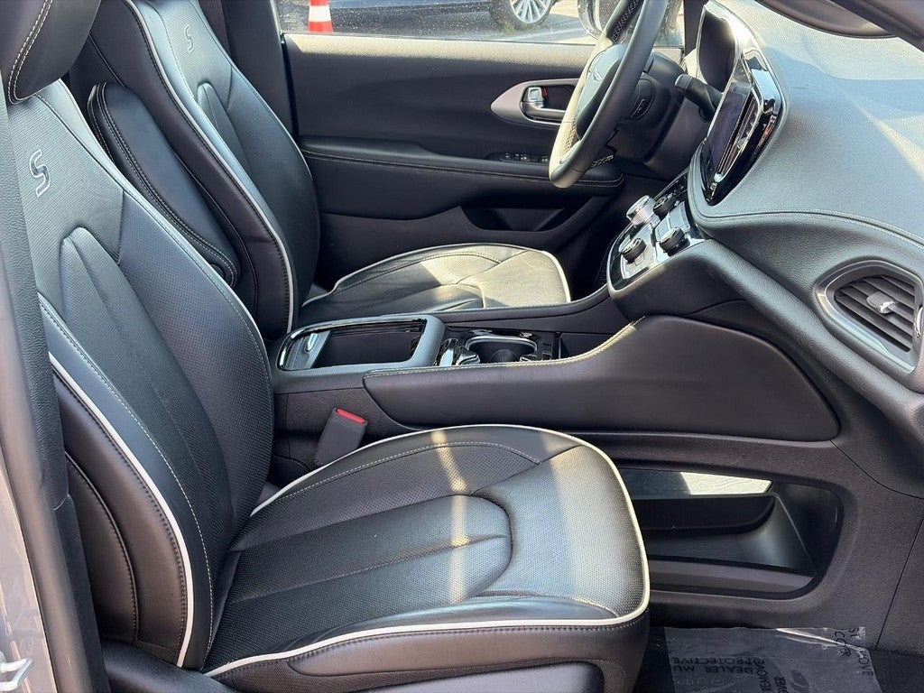 2025 Chrysler Pacifica Limited FWD
