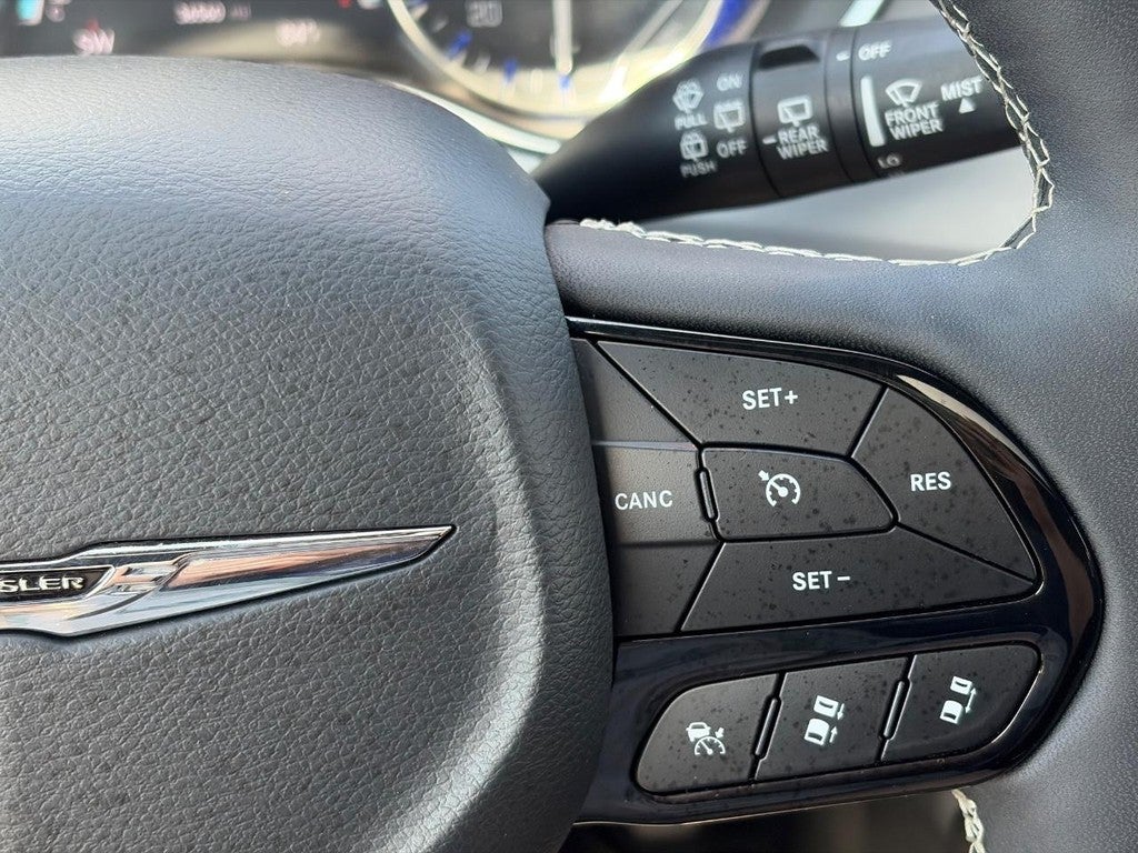 2025 Chrysler Pacifica Limited FWD