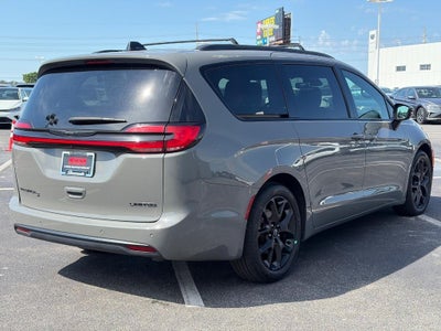 2025 Chrysler Pacifica Limited FWD