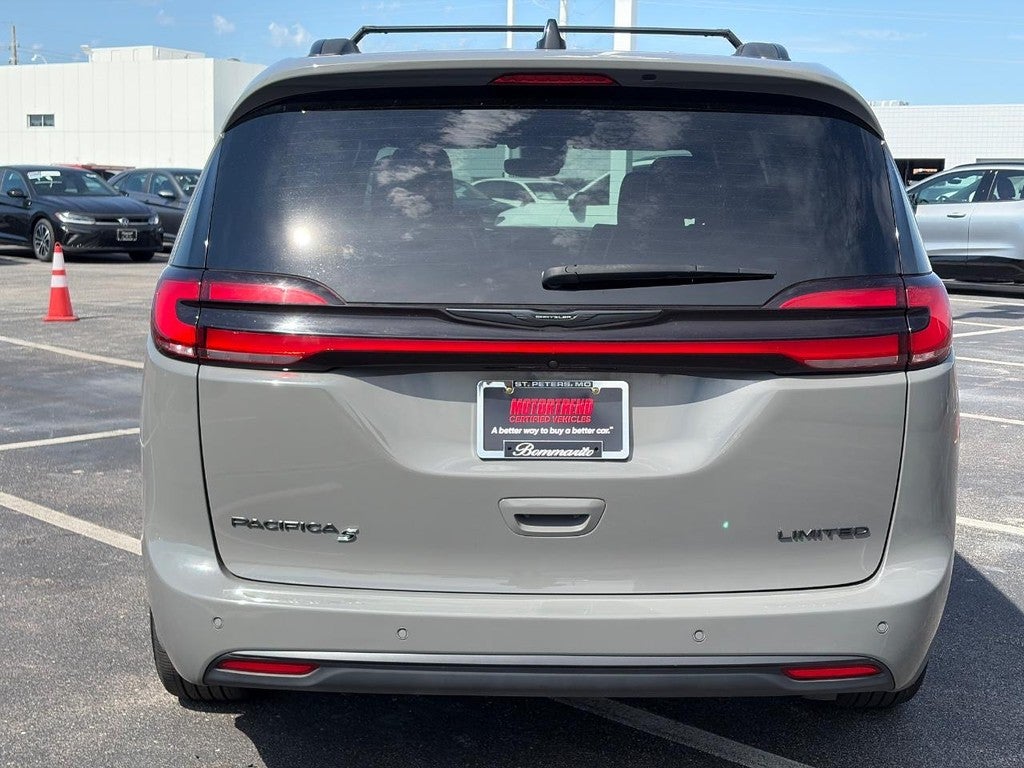 2025 Chrysler Pacifica Limited FWD