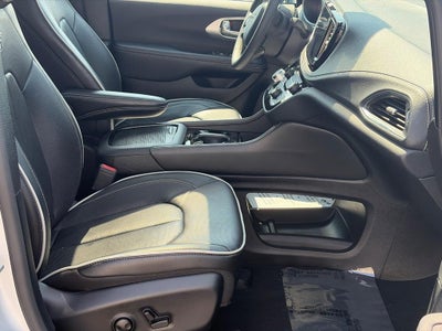 2026 Chrysler Pacifica Limited FWD