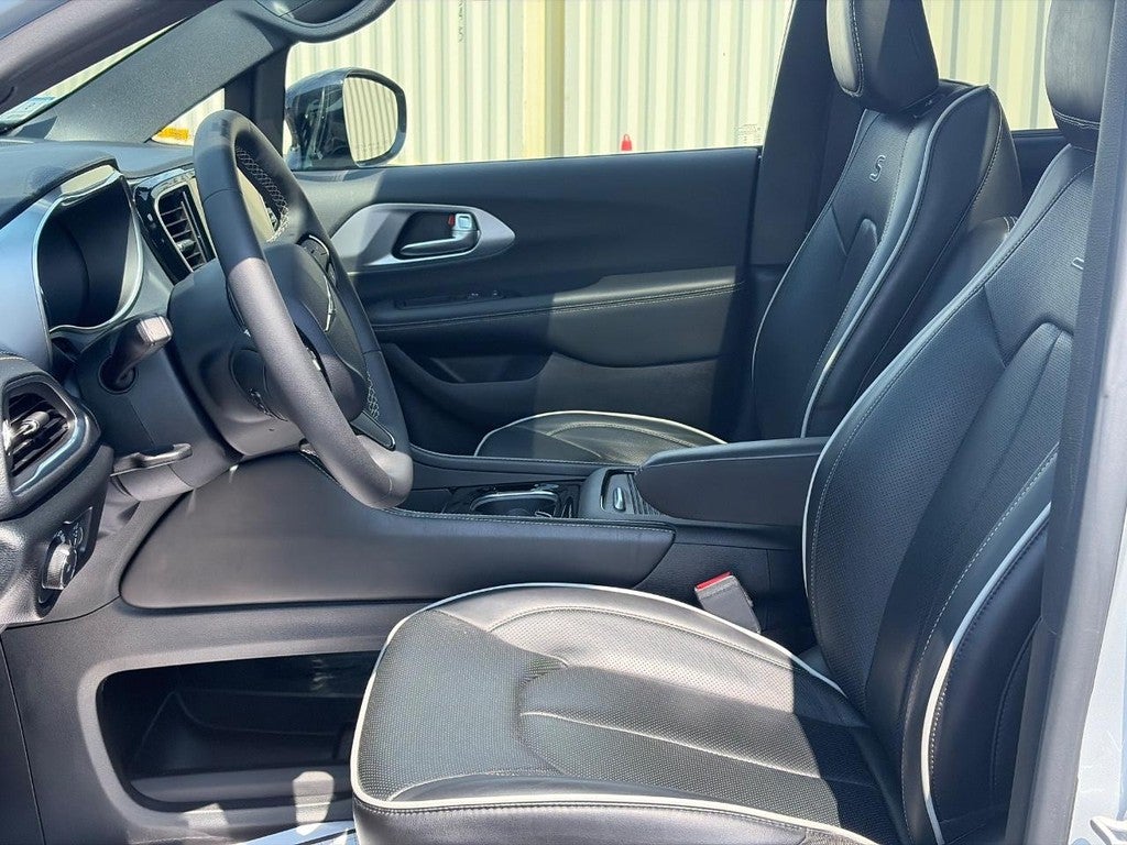 2026 Chrysler Pacifica Limited FWD