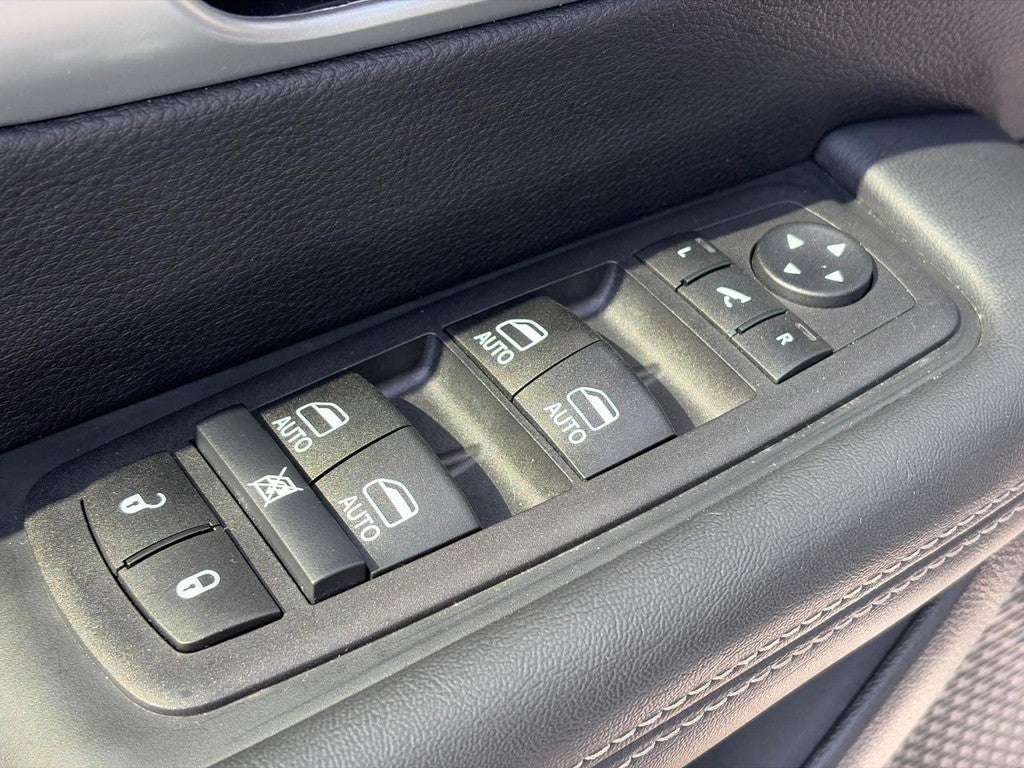 2026 Chrysler Pacifica Limited FWD