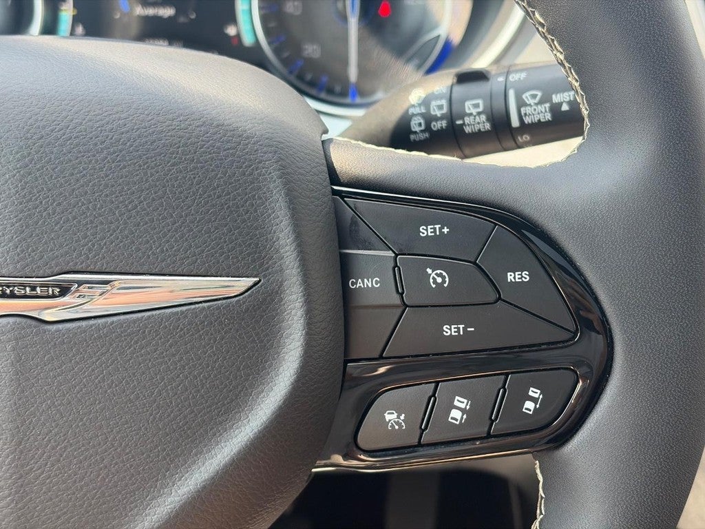 2026 Chrysler Pacifica Limited FWD
