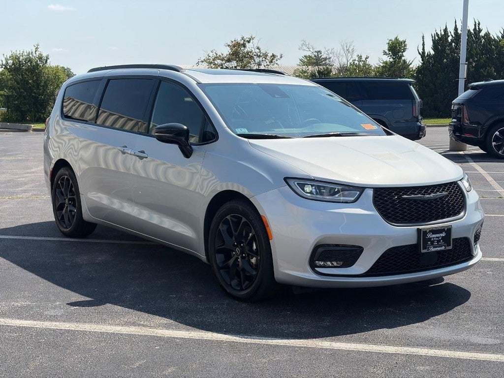 2026 Chrysler Pacifica Limited FWD