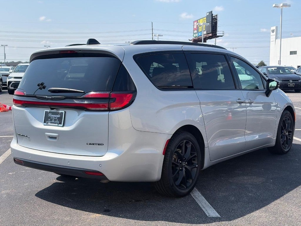 2026 Chrysler Pacifica Limited FWD