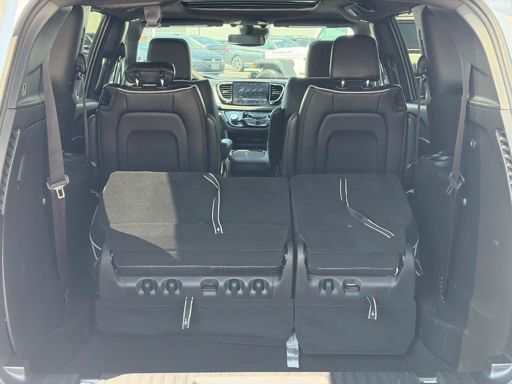 2026 Chrysler Pacifica Limited FWD