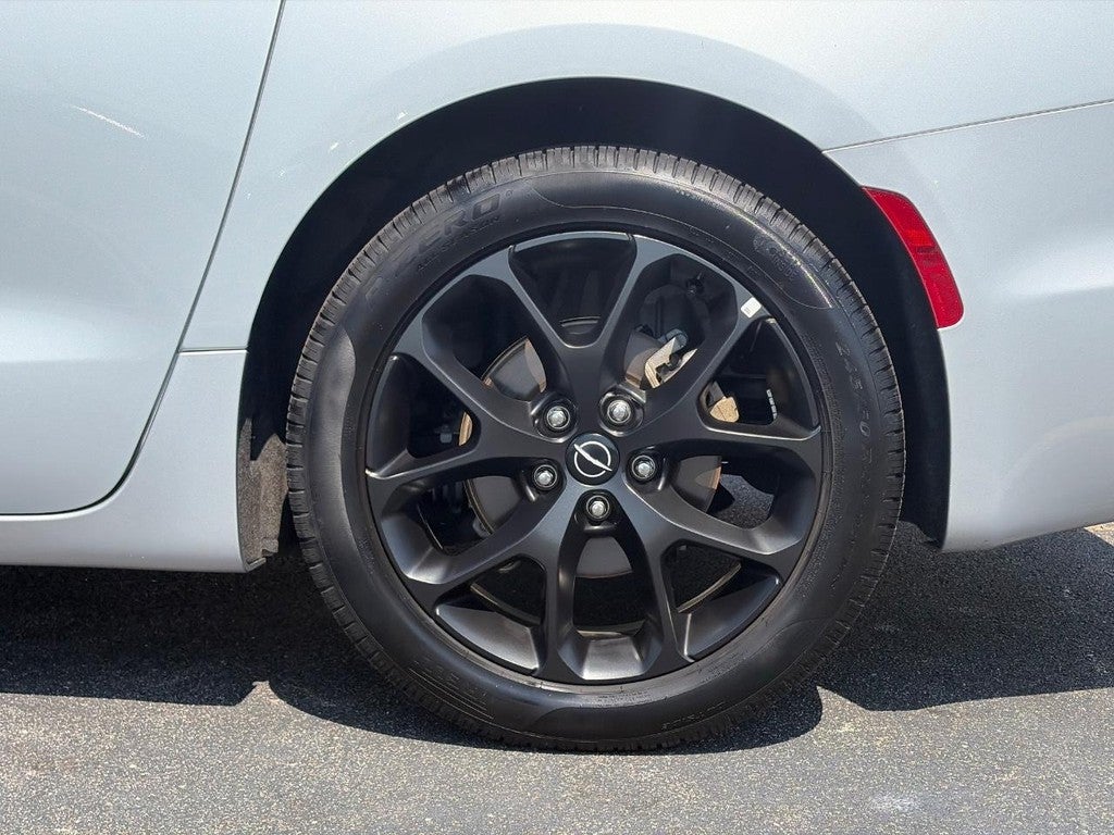 2026 Chrysler Pacifica Limited FWD