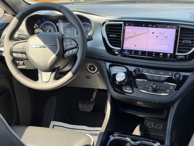 2025 Chrysler Pacifica Limited FWD