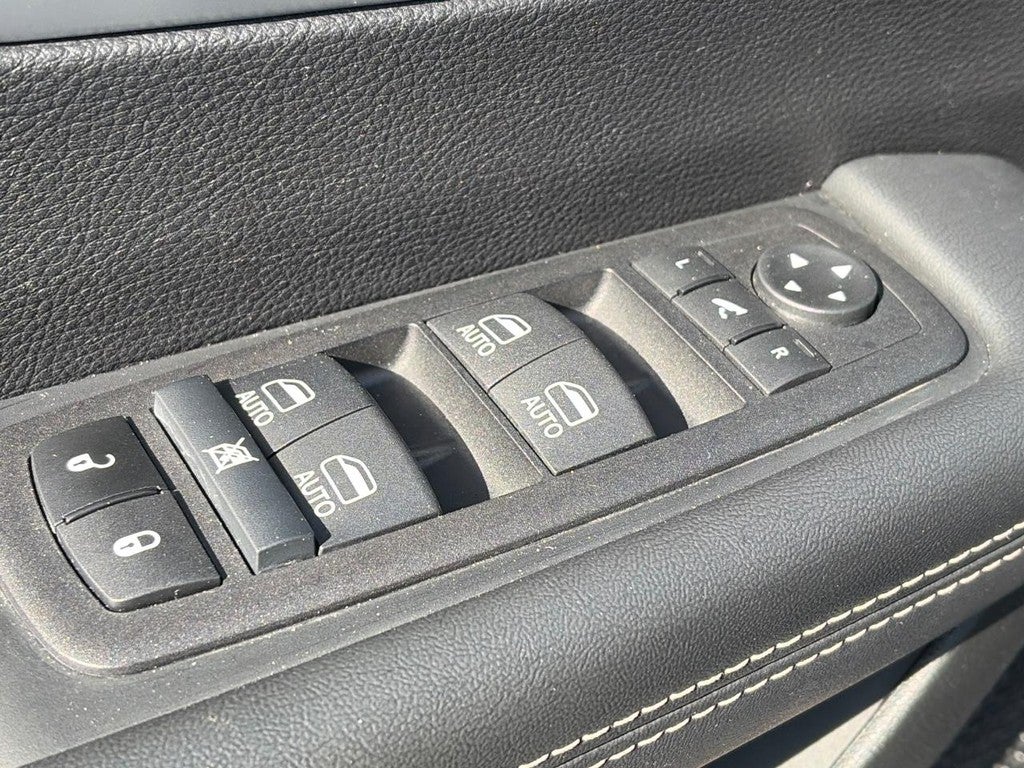 2025 Chrysler Pacifica Limited FWD