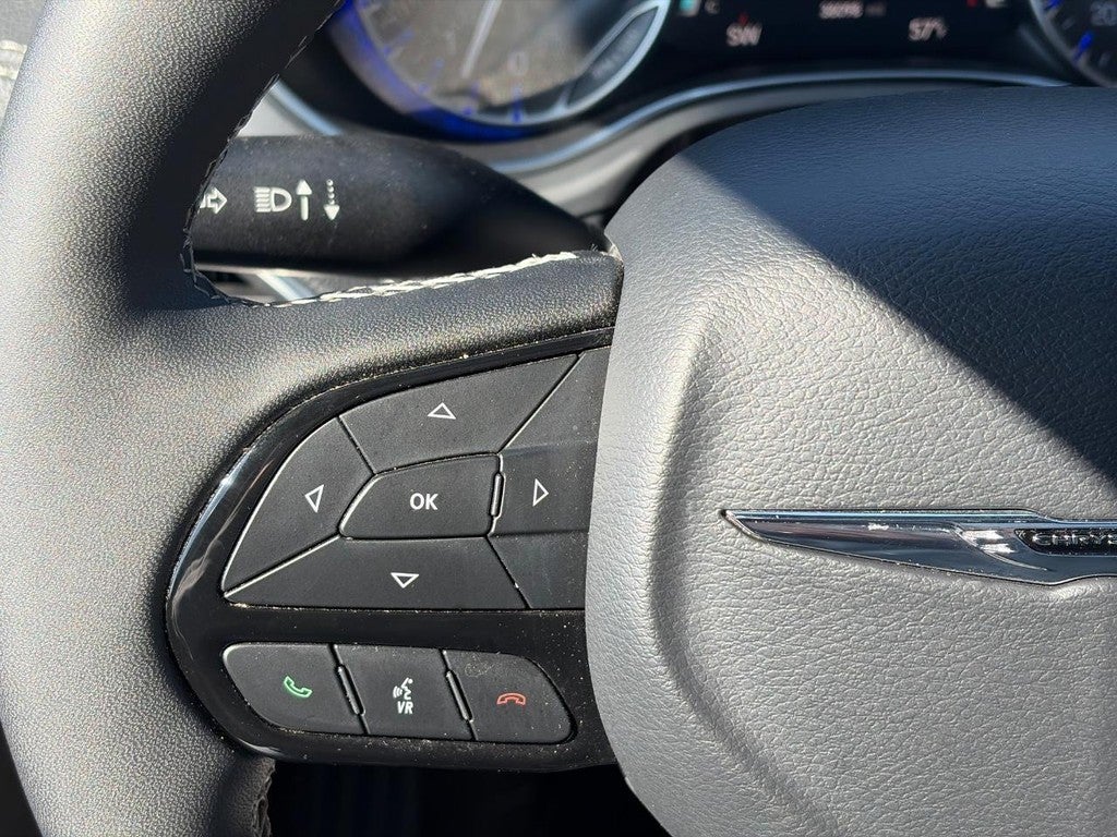 2025 Chrysler Pacifica Limited FWD