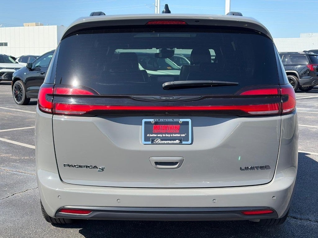 2025 Chrysler Pacifica Limited FWD