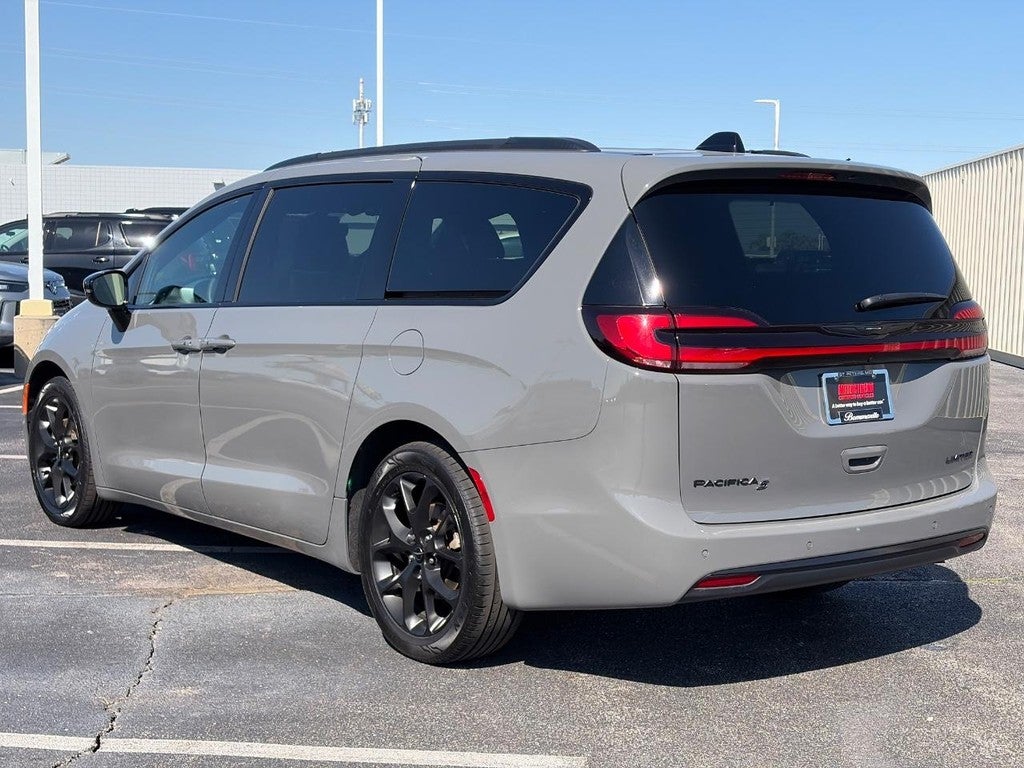 2025 Chrysler Pacifica Limited FWD