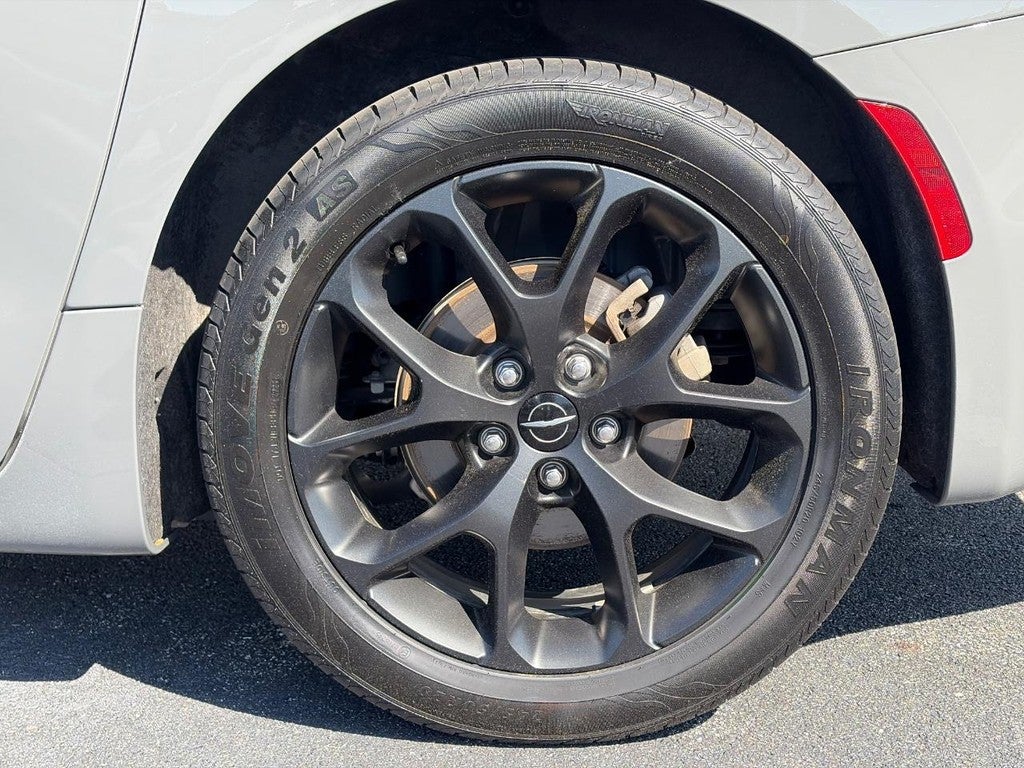 2025 Chrysler Pacifica Limited FWD