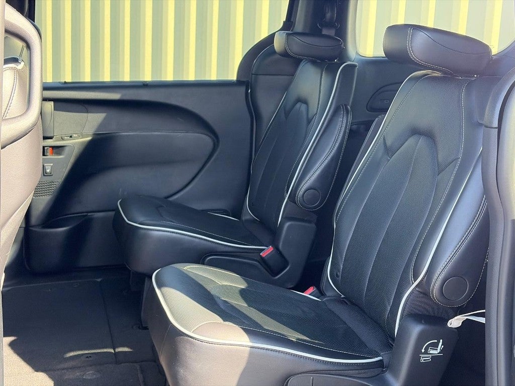 2025 Chrysler Pacifica Limited FWD