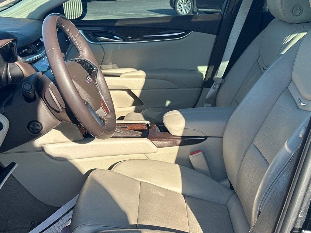 2017 Cadillac XTS 4dr Sdn Luxury FWD