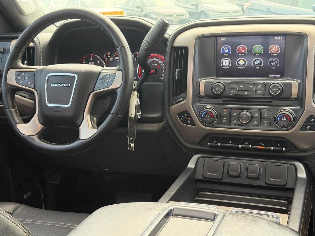 2015 GMC Sierra 1500 4WD Crew Cab 143.5" Denali
