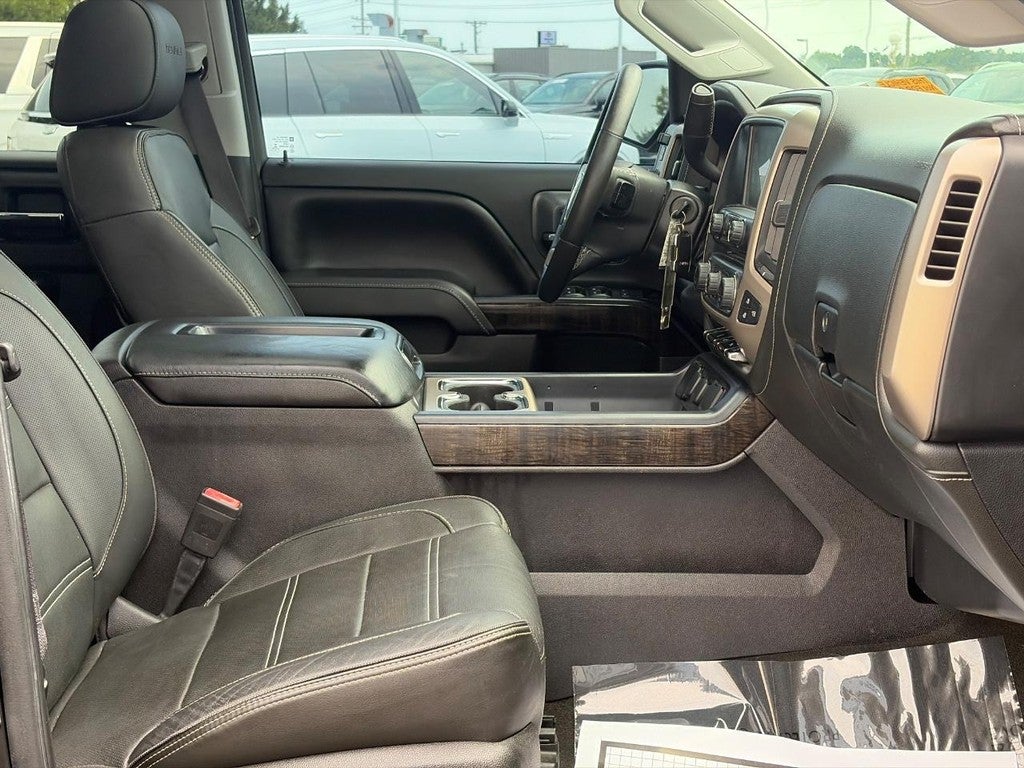 2015 GMC Sierra 1500 4WD Crew Cab 143.5" Denali