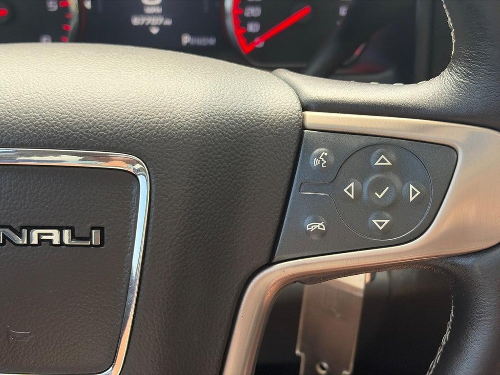 2015 GMC Sierra 1500 4WD Crew Cab 143.5" Denali