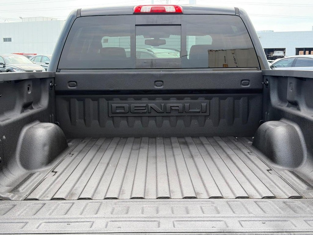 2015 GMC Sierra 1500 4WD Crew Cab 143.5" Denali