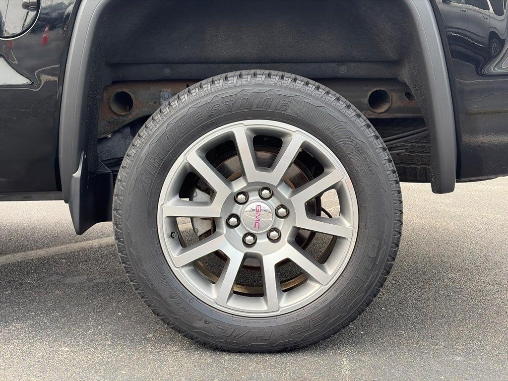 2015 GMC Sierra 1500 4WD Crew Cab 143.5" Denali