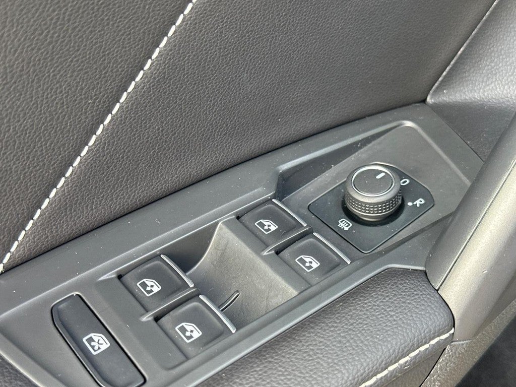 2023 Volkswagen Tiguan 2.0T SE FWD