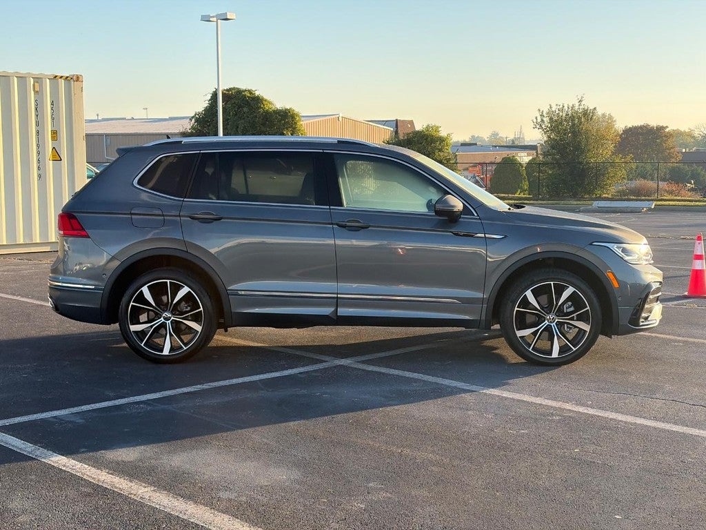 2024 Volkswagen Tiguan 2.0T SEL R-Line 4MOTION