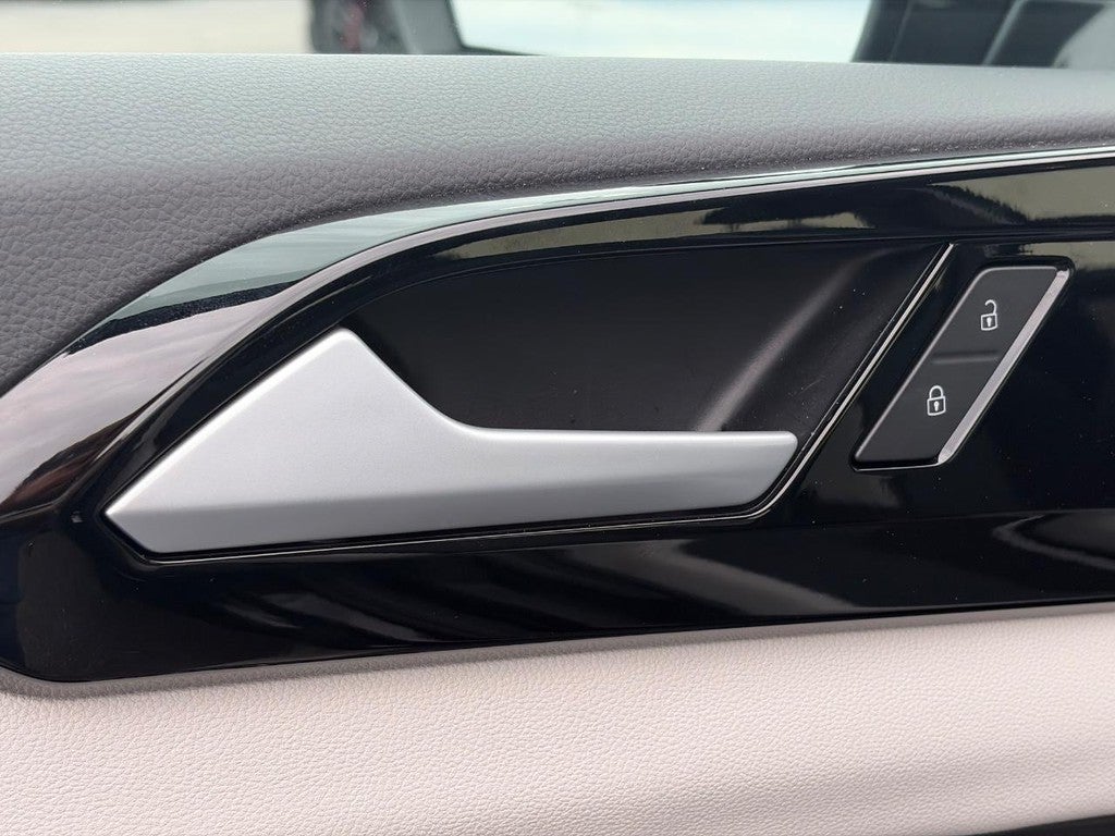 2025 Volkswagen Taos S FWD