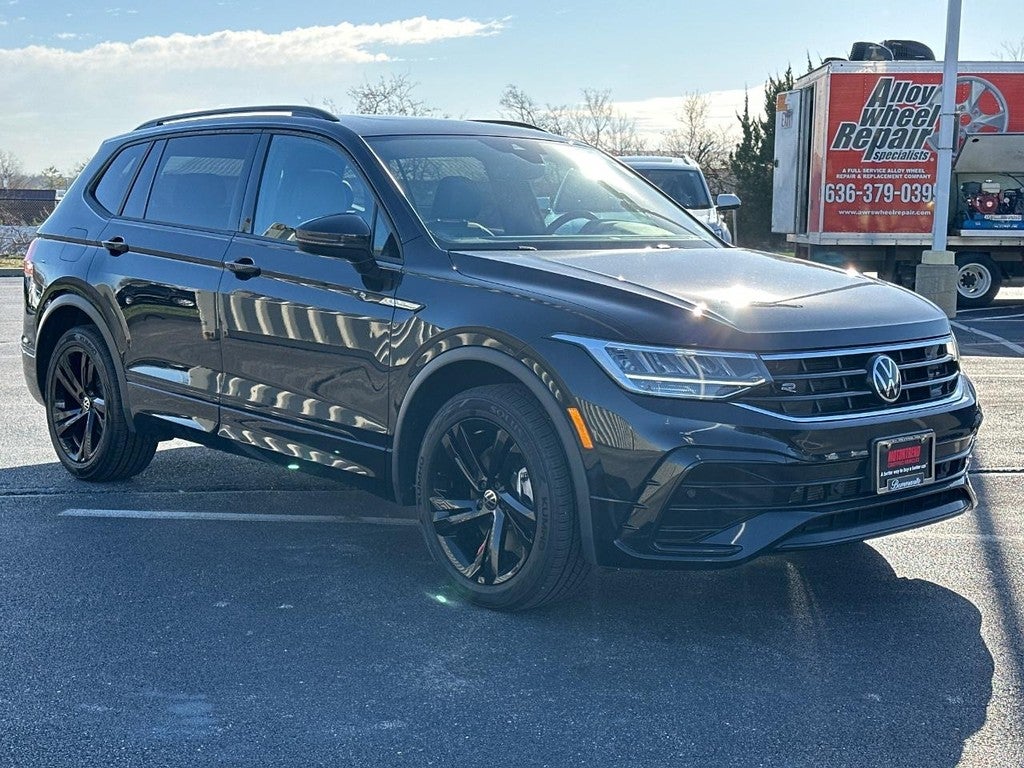 2023 Volkswagen Tiguan 2.0T SE R-Line Black 4MOTION