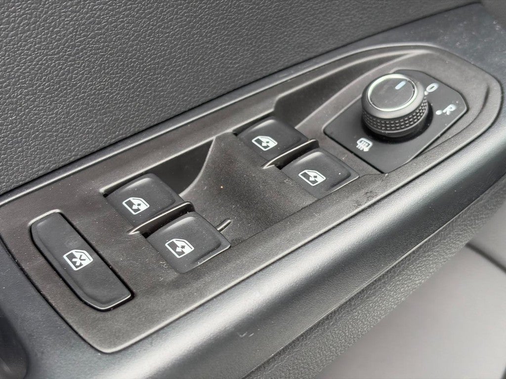 2026 Volkswagen Taos S 4MOTION